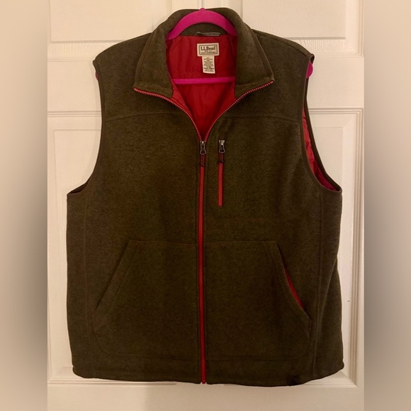 L.L. Bean Charcoal and Crimson Lined Fleece Vest - Picture 1 of 2